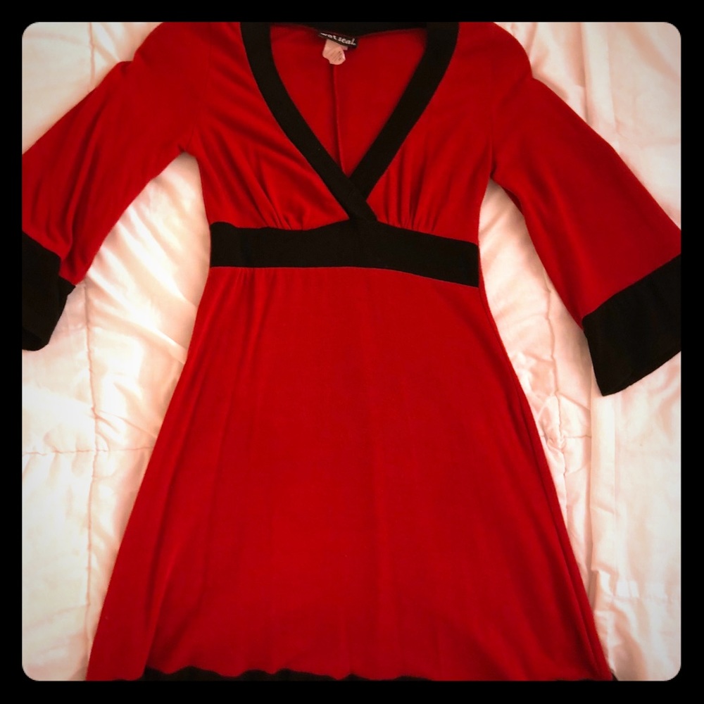 Red and black 3/4 sleeve sweater dress